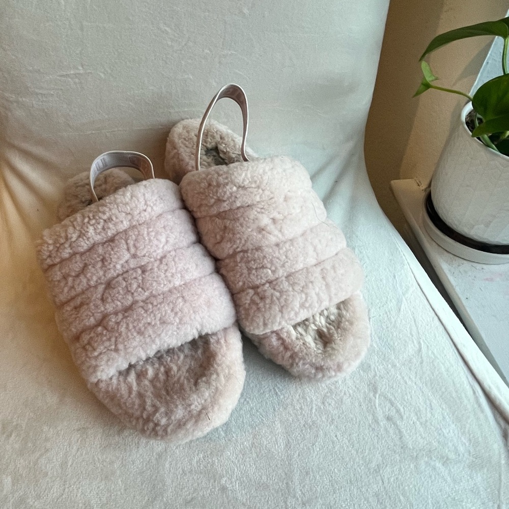 UGG‎ Fluffy Pink Women's Slippers